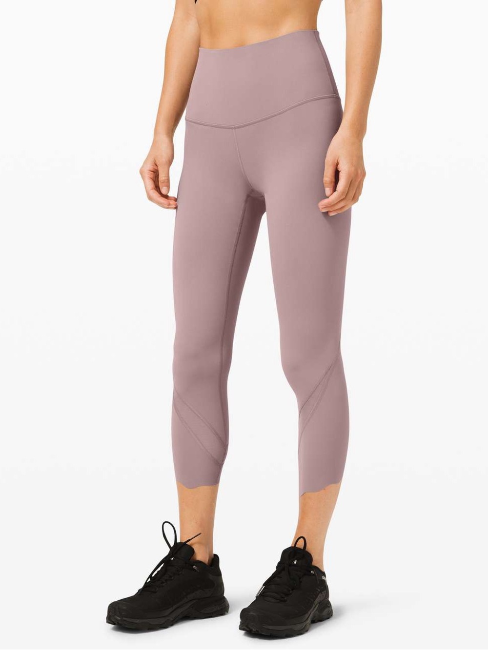 i131 LULULEMON Wunder Under Scallop Crop
